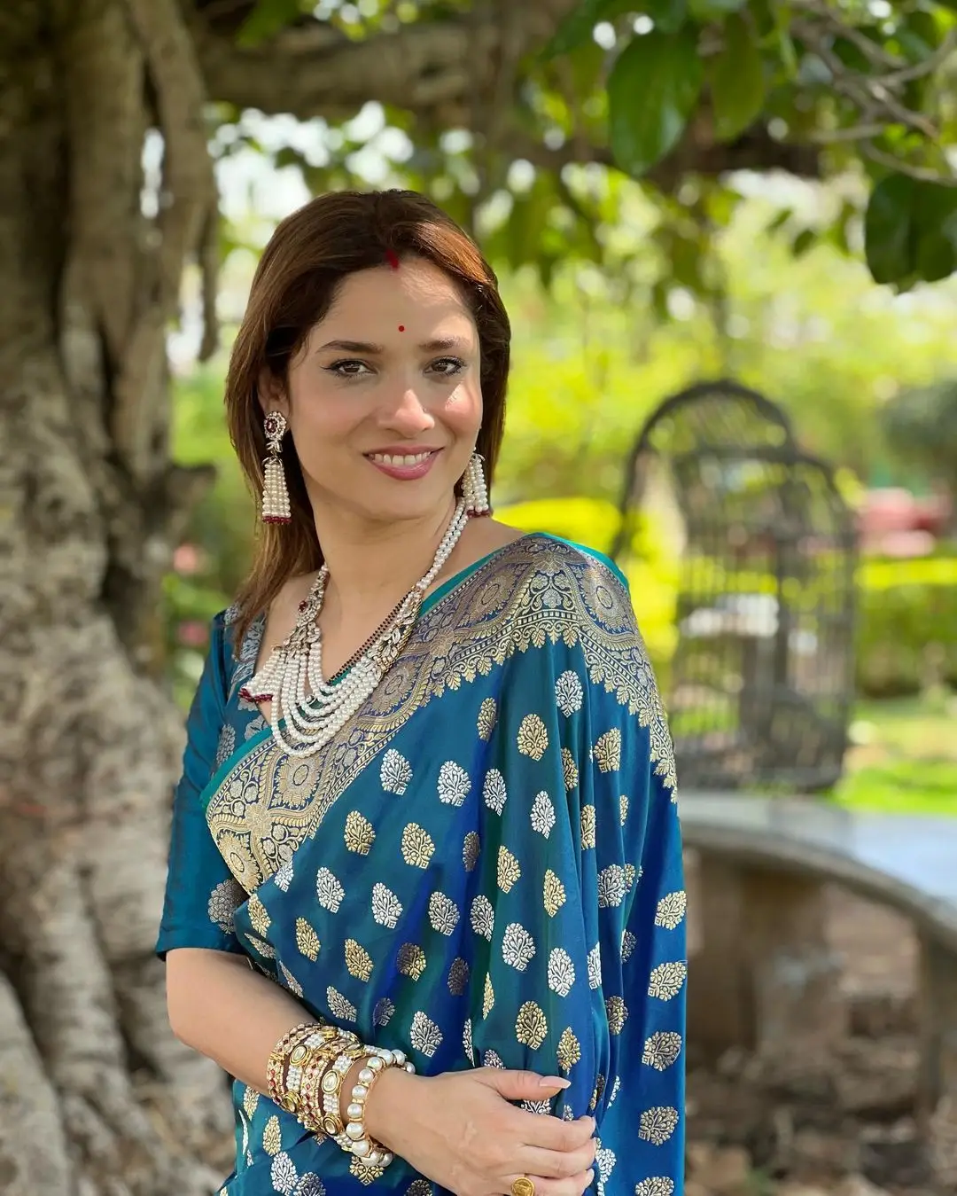 ANKITA LOKHANDE IN SOUTH INDIAN TRADITIONAL BLUE SAREE BLOUSE 4